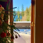 Holiday home Dom Crocus Z Ogrodem W Parku Krajobrazowym Brenna